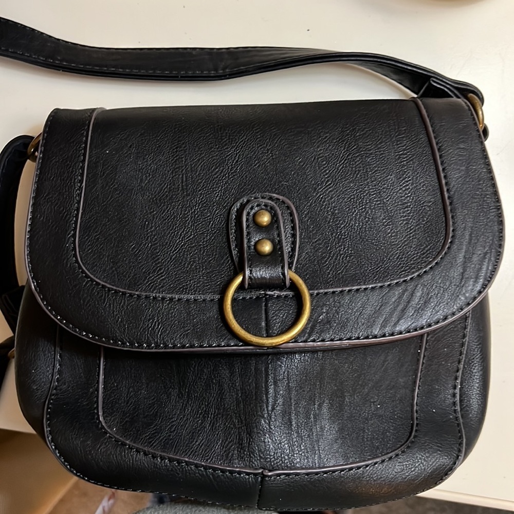 G.H Bass & Co Crossbody Black purse Faux leather large inside compartments